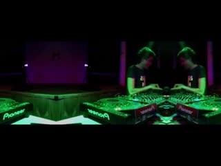 Burzhuy @ kazantip (01 08 2011 fullmix)