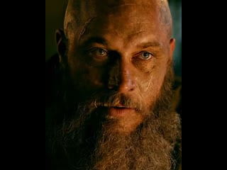 Луна летит к земле, как мой к тебе порыв