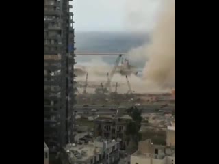 Une tornade au port de #beyrouth en ce moment même, 3 mois après lexplosion qui a dévasté la ville véritable malédiction