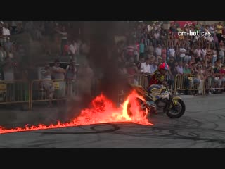 Paulo martinho moto freestyle quemando rueda [burnout] [ tire 1000 degree