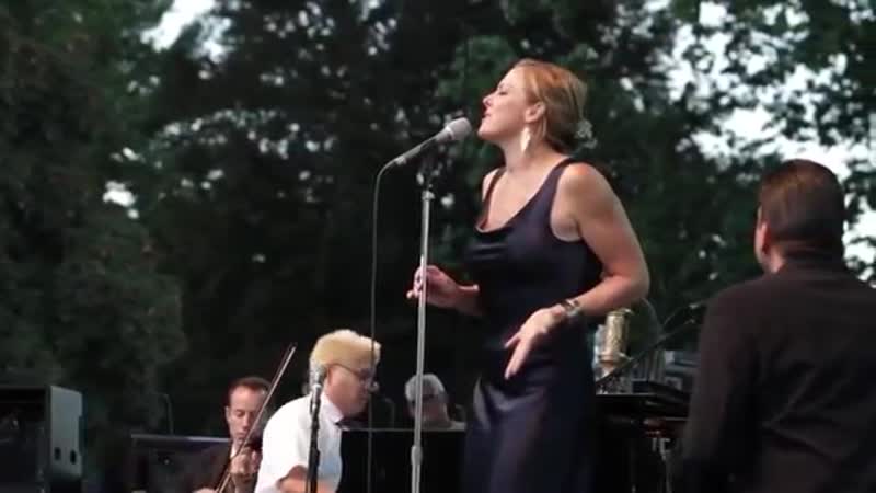 Pink martini (with singer storm large) amado mio