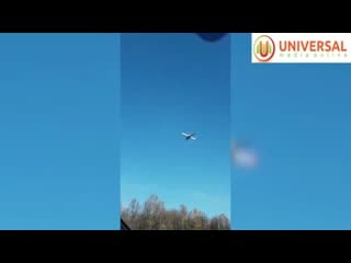 Video of passenger plane suspended in mid air sparks wild theories