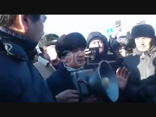 Поведение акима области на митинге в караганде / басе {6 01 2019}