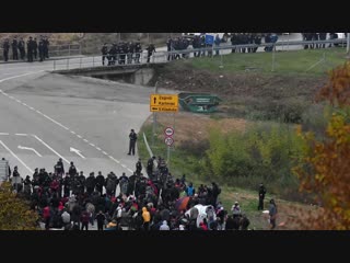 Bosnisch kroatische grenze verbindungsoffiziere warnen vor durchbruch von 20 000 migranten