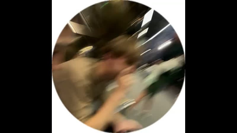 В пензе солевая блогерша бегает по улицам города и пристаёт к людям