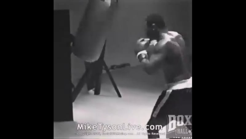 Майк тайсон просто потрясающее зрелище!