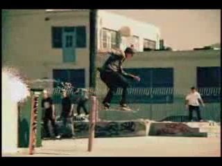 Lakai fully flared