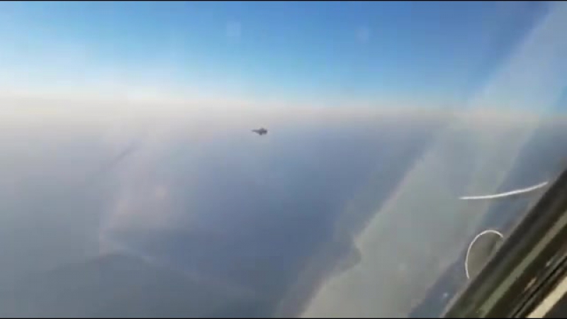 ✔ особое мнение российские лётчики напугали американцев на f 16