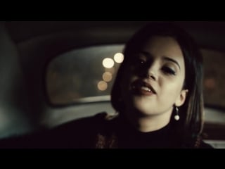 Лицо в мусоре грязный рот