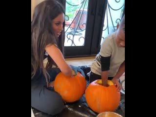 Pumpkin carving time with ciara and little future!