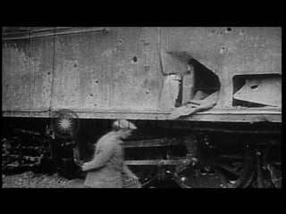 German soldiers with a captured french railway gun during world war i