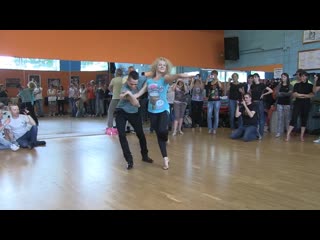 Johnny vazquez y anna zidaru azafata