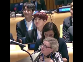 Since bts will do another un speech, bringing back yoongi's proud smile when the translation of "one of the best groups bts" cam