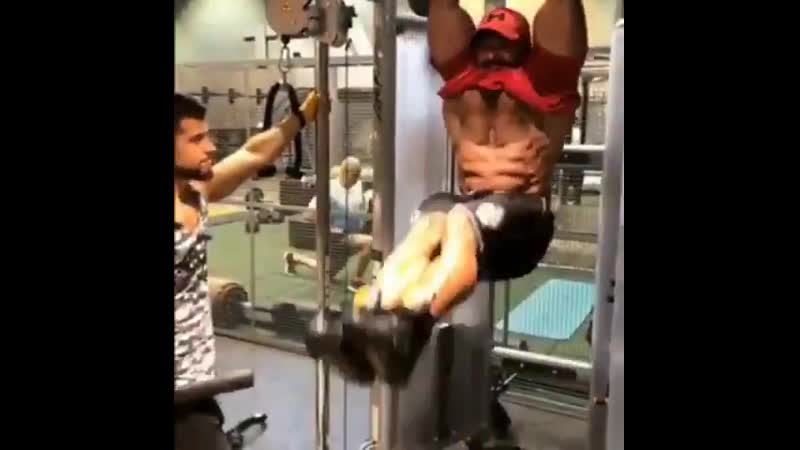 #гейхран качки бдсмщики, бодибилдер кач, мускулистый, пробиа пресса, гей эротика тренинг тренироа gut punching bdsm садист