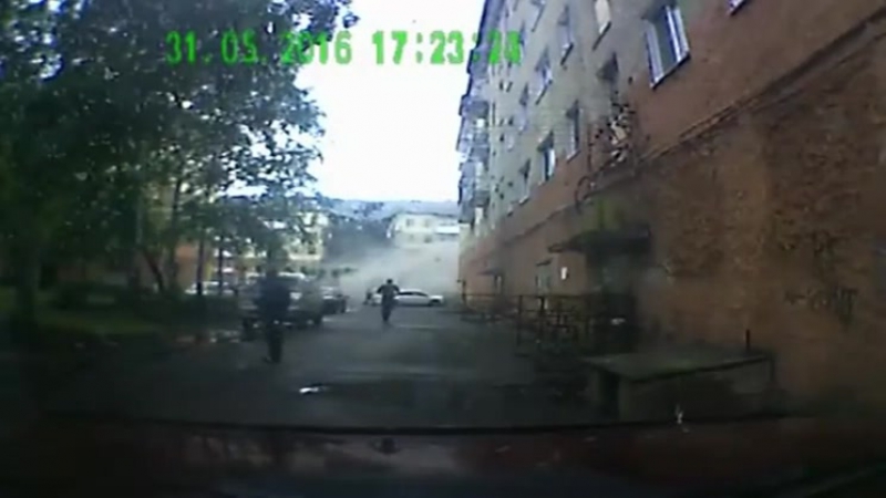 Дом обвалился