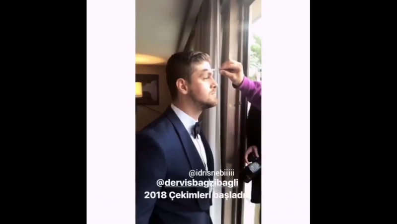 Идрис за кадром