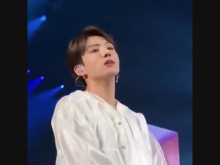 If you see this tweet you are obligated to reply with wow