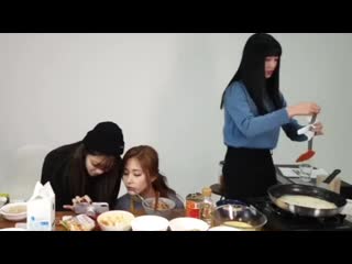 When momo tried making her own pancake, and someone commented that she’ll burn it so she kept flipping her pancake endlessly lik