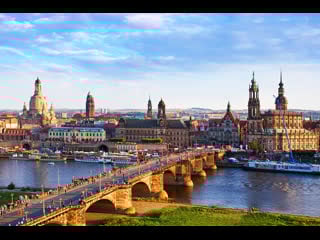 Schwarz gelb vs schwarz weiss blau