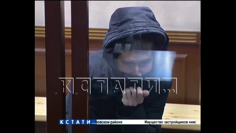 Отчим, уставший слушать плачь ребенка, молодыеего на глазах у матери