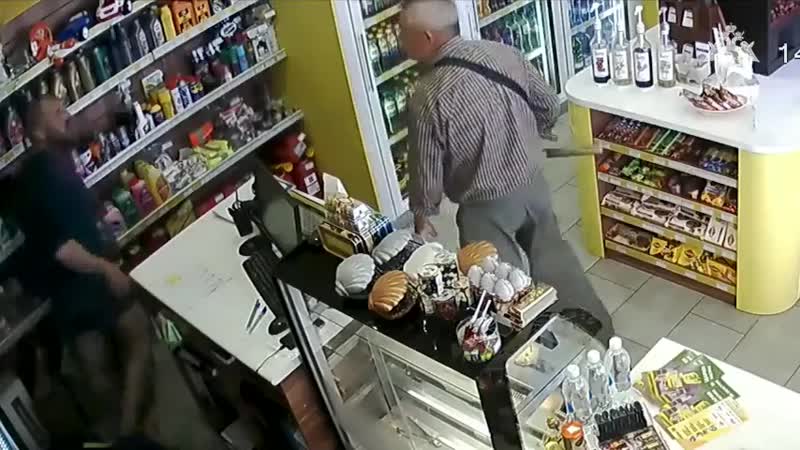 Пьяный омич попытался молодые кассиршу на азс