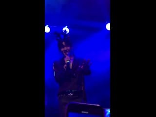 Fancam | 011219 | chan do you wanna build a snowman (christmas medley) @ concert uc area us in chicago