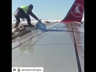 De icing turkish airlines after snow storm