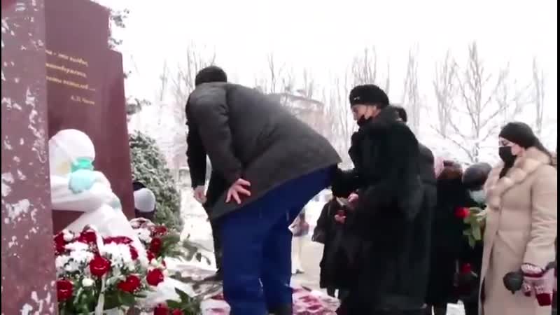 Открытие памятника медикам, отдавшим свои жизни, спасая больных от covid