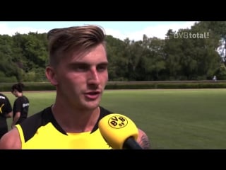 Maxi philipp erster tag in schwarz gelb