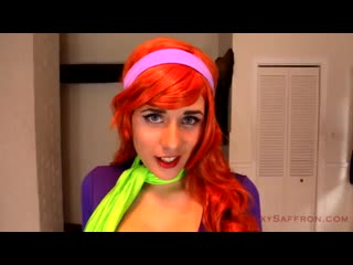 Дафна сосёт член