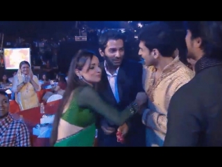 The first sarun hug of the evening spa sanaya was so happy for @barunsobtisays friendshipgoals