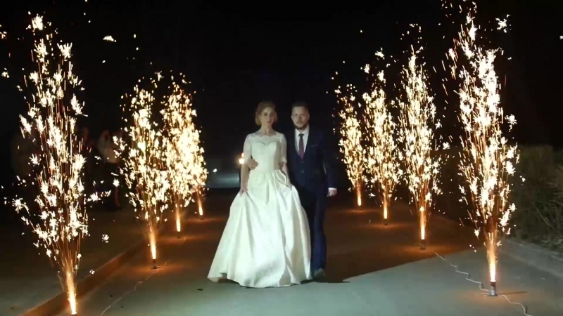 Дорожка из холодных фонтанов мир свадеб свадебное агентство свадебный феерверк