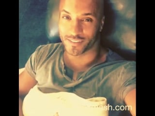 Don't be sad,positivity breeds positivity 🏽 bored in my trailer waiting for my scene #dubsmash #lincoln #trailertalk #dubaddict