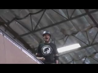 Хоук показывает свой старый трюк