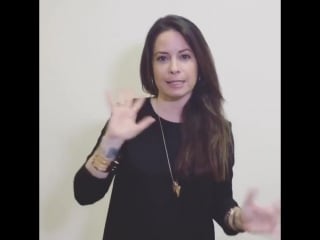 Холли мари комбз беседовала в чате с поклонниками во время трансляции нового эпизода pretty little liars 1