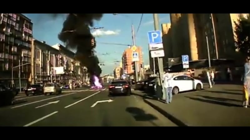 Мотоциклист погиб после столкновения с грузовиком в центре москвы