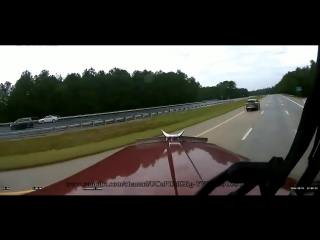 Trucker's Dash Webcam Grips An Loser Driver Causing Some Near Misses , Followed Up By One Good Recovery