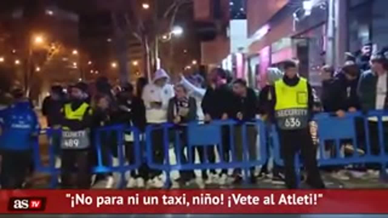 Hinchas del real madrid arremetieron contra courtois