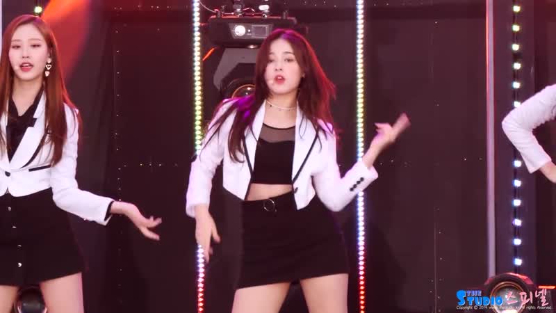 181104 momoland nancy fancam baam @jeju hallyu festiva