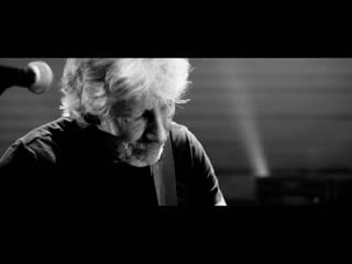 Roger waters a fleeting glimpse (us + them bonus)