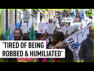 Teachers protest in lisbon to demand better pay and conditions