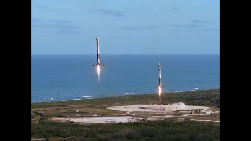 До повернення двох ступенів spacex, назад на землю, вже, ніби як, всі звикли, але все одно на це дивитися можна дуже довго