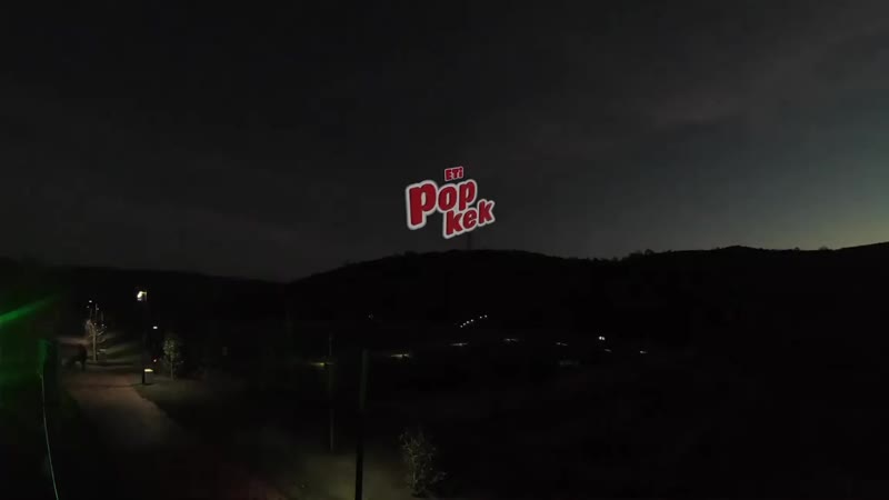 Popkek kamera arkası