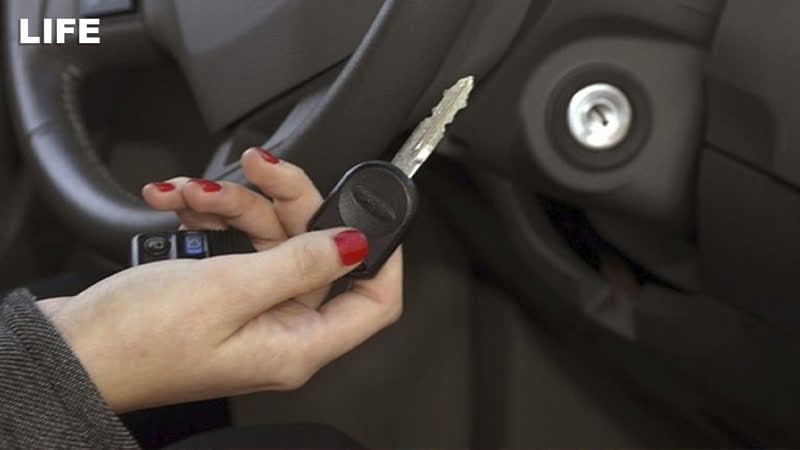 Пьяная девушка угнала машину таксиста в кирове