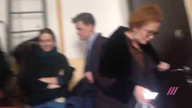 Как зое световой передают еду