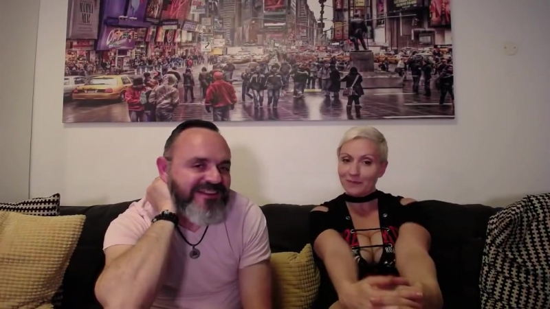 Свинг клуб в немецком пригороде, грусть и продажная любовь