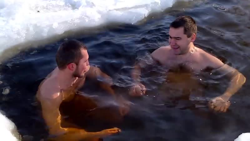 Закаливание, очередь в прорубь