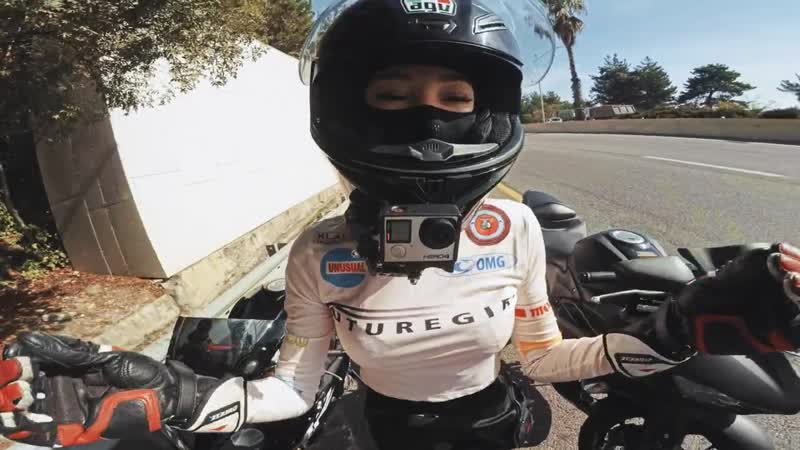 {vlad1000rr} на мото девушку напали насекомые упала на мотоцикле