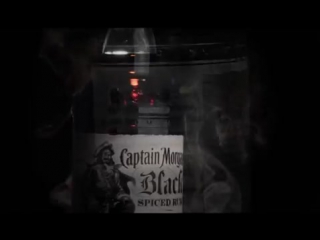 Captain morgan black spiced rum в "лодкабар" угощает друзей!!!