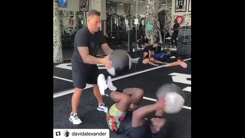 Мелвин ингрем занимается с мячами